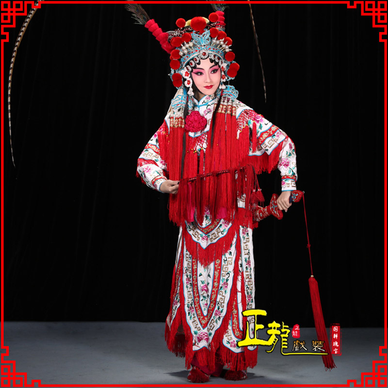 城西刀马旦改容战父 软绉镶边女改良靠